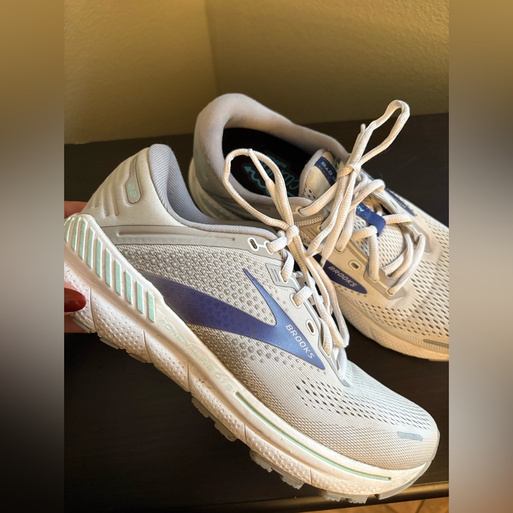 Brooks White and Purple Athletic Shoes